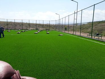 сетка для футбольного поля: Искусственный газон для футбольного поля очень высокого качества. на