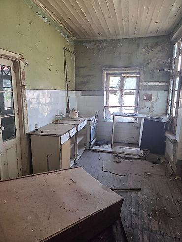 sabuncuda: Sabunçu qəs. 4 otaqlı, 3 kv. m, Təmirsiz — 6