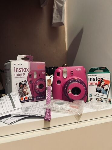 çap aparati: Fujifilm Instax Mini 9 ani kamera canlı çəhrayı rəngdə, anında çap