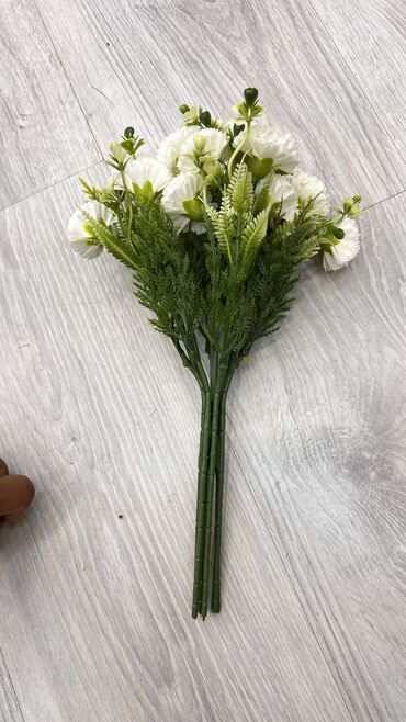 Süni güllər: Suni gullerin topdan perakenden satisi
5 azn baslayan qiymetler — 15