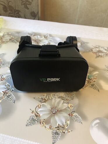 Другие VR очки: Продаю новые VR очки с пультом все пленки на месте