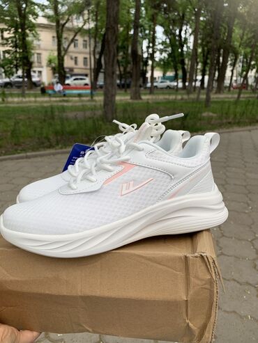 кроссовки 39 размер: 38,38 размер белый Черный 39 размер Пекин фабричный оригинал торг