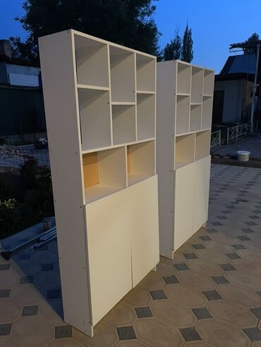 Книжные шкафы: Книжный шкаф, Б/у, ЛДСП