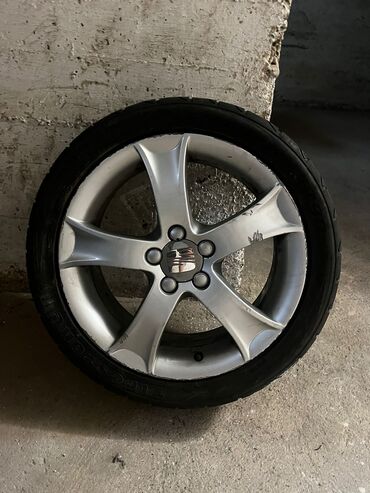 Auto delovi: Na prodaju alu felne 5x100x16
Cena je 80e na lalafo.rs Auto delovi: Na prodaju alu felne 5x100x16
Cena je 80e