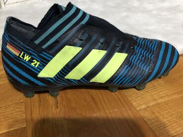 sportska oprema: Kopčke adidas origina u exstra stanju br. 40 sa malom čarapicom