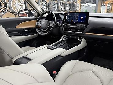 Toyota: Toyota Grand Highlander: 2024 г., 2.4 л, Автомат, Бензин, Внедорожник — 7