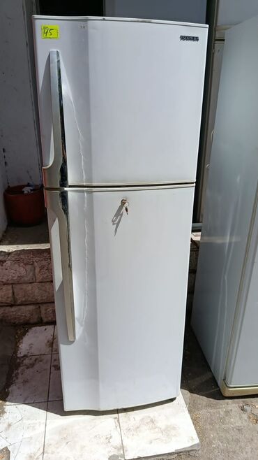 Qazanlar: 2 qapılı Toshiba Soyuducu Satılır, rəng - Ağ