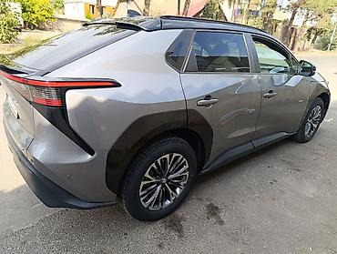 bz4: Toyota bZ4X: 2022 г., 0.1 л, Автомат, Электромобиль, Кроссовер — 3