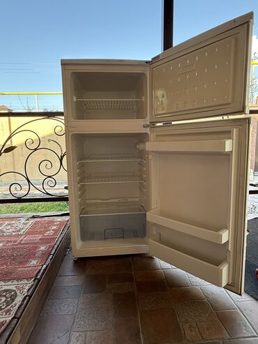 куплю кулер для воды: Холодильник Beko, Б/у, Двухкамерный, 120 *
