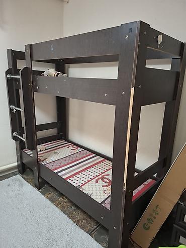 bunk bed: Двухъярусная кровать из тёмного ЛДСП/МДФ. - Компактная модель для — 3