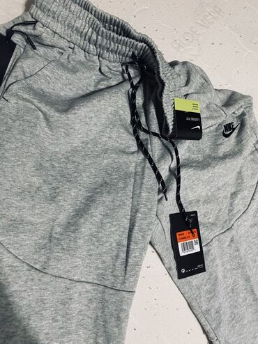 Серый штаны NIKE TECH FLICE new season новые только купил все бирки