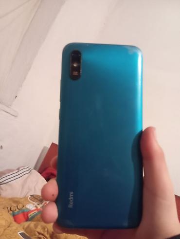 Мобильные телефоны: Смартфон Redmi (серия Xiaomi), бирюзовый цвет корпуса. разбит экран — 1