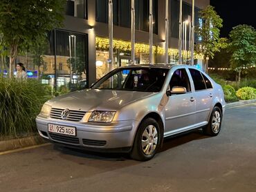 Volkswagen Bora: 2002 г., 1.6 л, Механика, Бензин, Седан