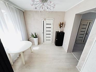 Продажа коттеджей и домов: Дом с участком и внутренним благоустройством. - Территория: забор по — 8