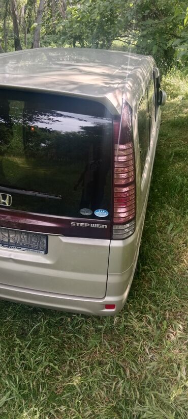Honda: Honda Stepwgn: 2005 г., Минивэн — 2