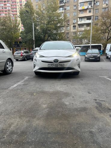 Nəqliyyat vasitəsinin icarəsi: Toyota