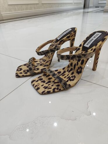 Basanoşka və səndəllər: Ölçü: 39, rəng - Sarı, Yeni — 10