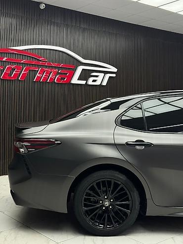 byd e2 2024: Toyota Camry: 2022 г., 2.5 л, Автомат, Гибрид, Седан — 6