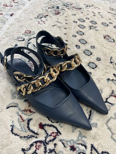 женская стильная обувь: Босоножки zara, в отличном состоянии, были ношены 2-3 часа на