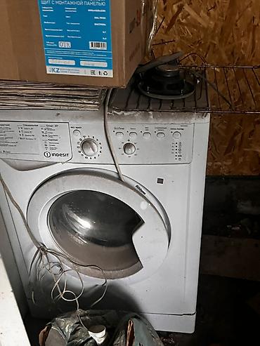 indesit: Продаю на запчасти или под ремонт б/у стиральную машину Индезит — 1