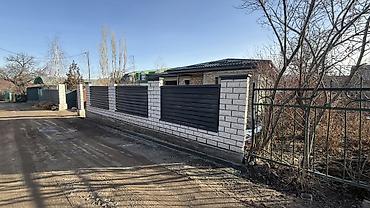 Дома: Продаётся одноэтажный дом с участком в частном секторе. Село Таш — 2