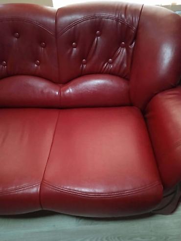 ugaone garniture u p: Garnitura za dnevnu sobu – kožni set u bordo/crvenoj boji - Sastav — 7