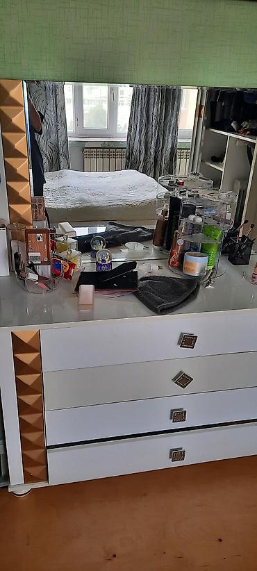 dekor vitrin: Yataq otağı mebel dəsti - Çarpayı: Ağ gövdəli, yumşaq parçadan — 5