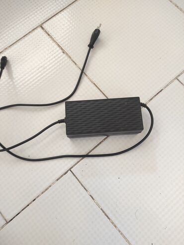 Ana platalar: Qida bloku 500 W
