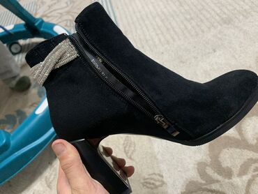 Женская обувь: Сапоги, 37.5, цвет - Черный
