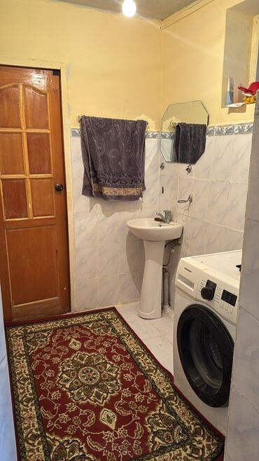 Отели и хостелы: Предлагается размещение в хостеле с койко-местами. В комнатах — 6