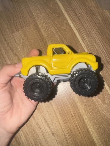 Oyuncaqlar: Hər biri 1 AZN — 12