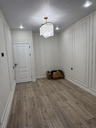 Внутренняя отделка: 🏡 2 бөлмөлүү үй сатылат! 📍 Дареги: «Семетей» турак жай комплекси — 10