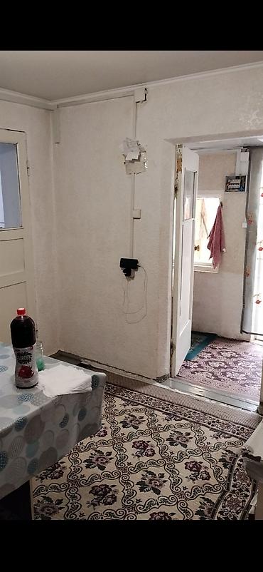 Үйлөрдү ижарага берүү: 68 м², 4 бөлмө, Жаш гвардия, Чогуу жашоосу жок — 3
