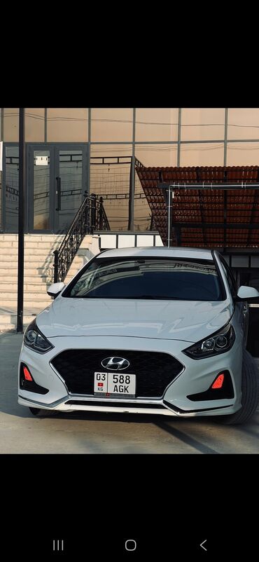 нива внедорожник: Hyundai Sonata: 2020 г., 2 л, Автомат, Газ, Седан