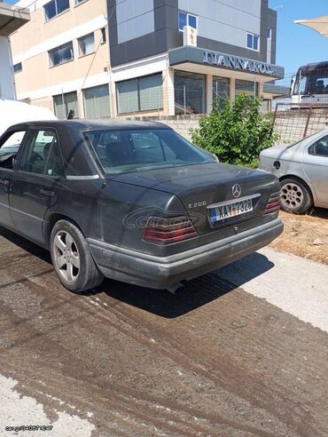 Mercedes-Benz E 200: 1.8 l | 1993 year Limousine