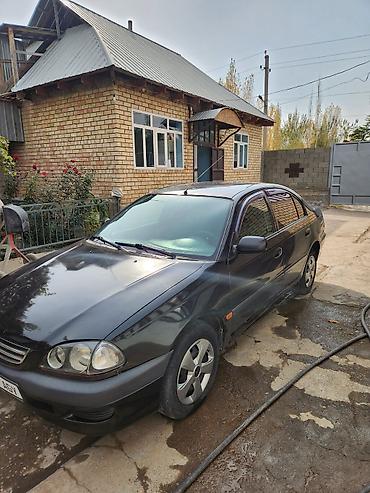 камри 44: Toyota Avensis: 1999 г., Седан — 5