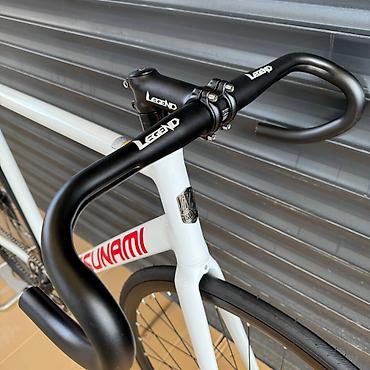 format velosiped: TSUNAMI SNM100 оригинальный Комплектация: LEGEND Цвет: белый Размеры — 7