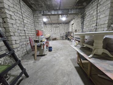 Sex, zavod və fabriklər: Mebel Sexi ( Taxta Sexi ) Arendaya (İcarəyə) Verilir. 110kv. Hündürlük — 2