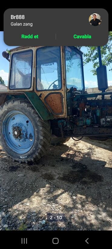 Traktorlar: YUMZ traktor – böyük kabinalı model Xüsusiyyətlər: - Dizel mühərrik — 11