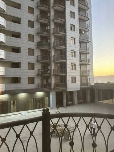 Uzunmüddətli kirayə mənzillər: Yasamal rayonu Qismət Şadlıq sarayının yanınında mənzil kirayə — 20