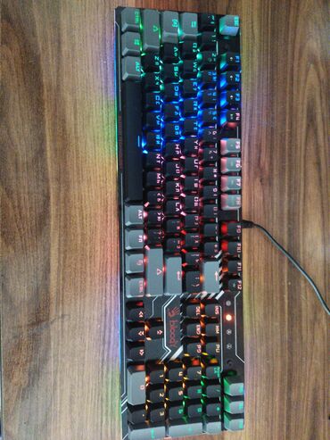 самая дешевая клавиатура с подсветкой: Механическая клавиатура bloody b820r-2 тип миханика свитчи-синие RGB