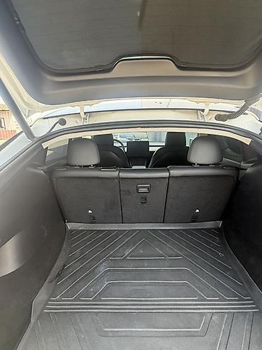 small car: Tesla Model Y: 2021 г., Электромобиль, Кроссовер — 4