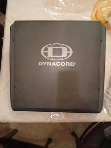 ses yukseldici: Dynacord PowerMate 1000 mikser pultu. Səs sistemləri üçün ideal