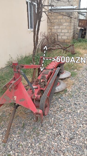 ka 701 traktor: Ot biçənlər
