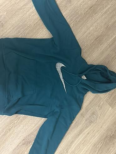 Эркектер кийими: Худи Nike с капюшоном, размер L. Модель выполнена в насыщенном — 1