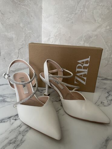 обувь для охоты: Туфли Zara, 36, цвет - Белый