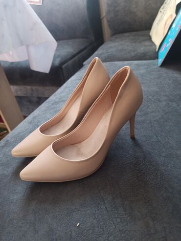 вечерние женские туфли: Туфли 37.5, цвет - Бежевый