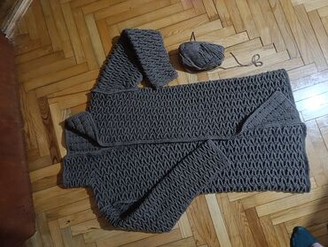 Džemperi, kardigani: M, Vuna na lalafo.rs — 12 Džemperi, kardigani: M, Vuna — 12