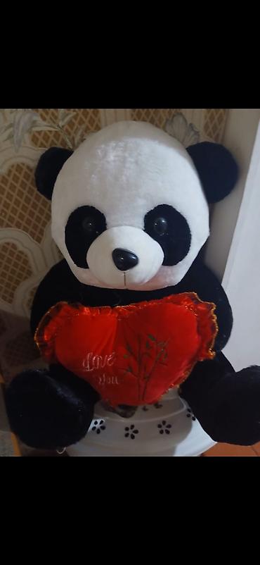 Uşaq dünyası: Böyük ölçülü panda yumşaq oyuncağı. Oyuncaq qara-ağ rəngdədir və — 1