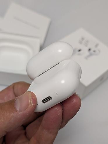 18 pro: Беспроводные наушники-вкладыши, Apple, AirPods 4, Б/у — 4